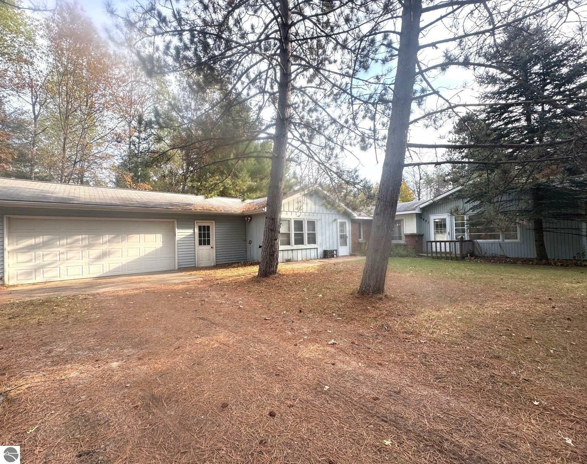 Property Photo:  9851 S Oak  MI 48653 