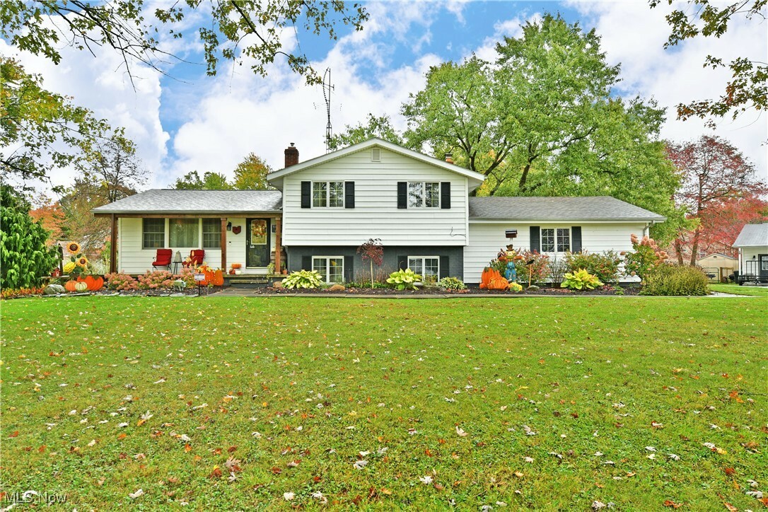 Property Photo:  7198 Oak Hill  OH 44491 