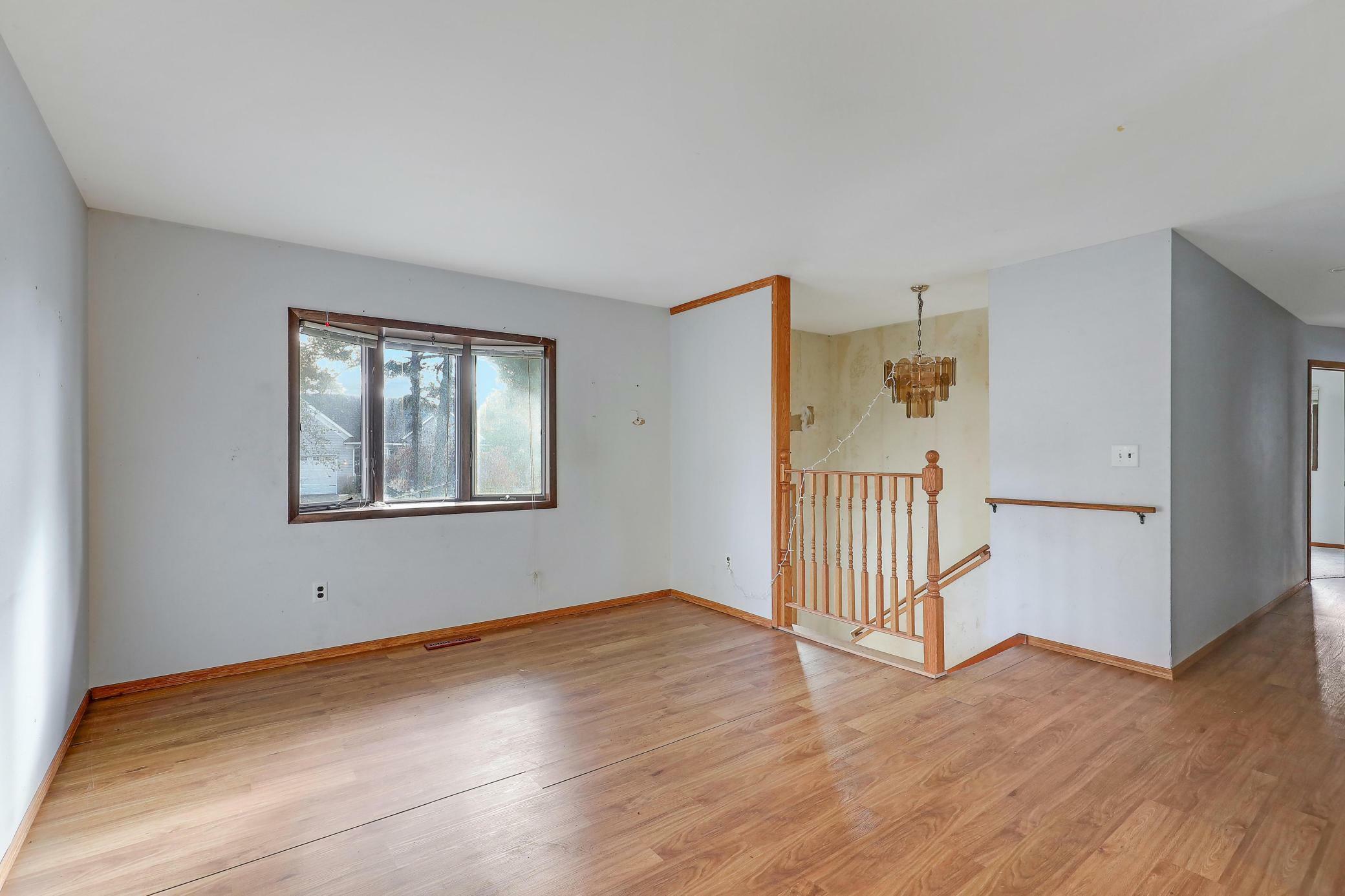 Property Photo:  1432 Ramada Avenue S  MN 55043 