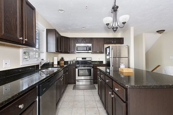 Property Photo:  651-C Plantation St  MA 01605 