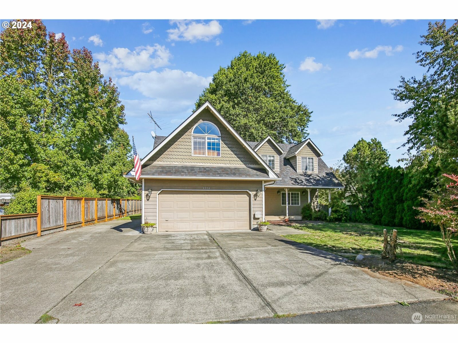 Property Photo:  4314 Pennsylvania St  WA 98632 