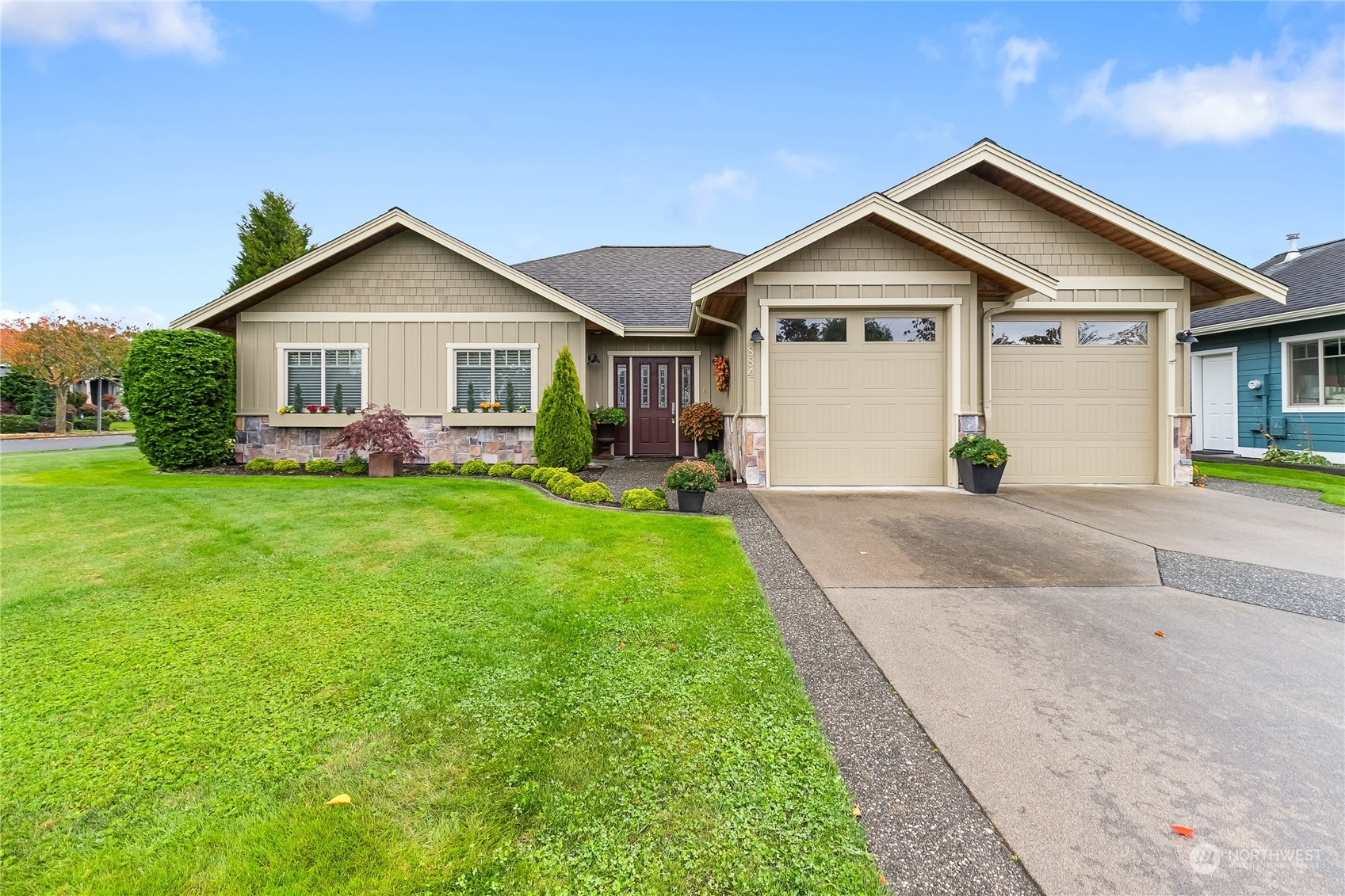 Property Photo:  884 Hemlock Court  WA 98264 