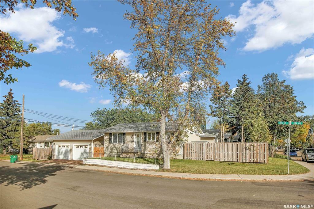 Property Photo:  226 113th Street W  SK S7N 2L1 