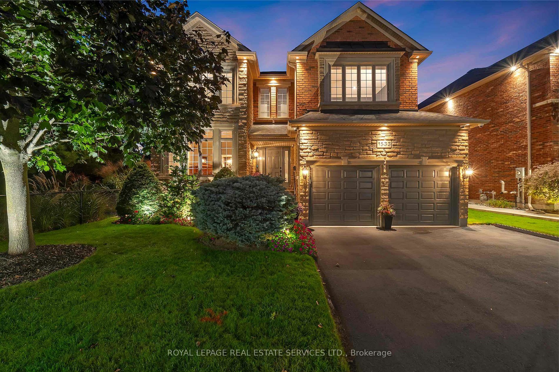 1533 Pinery Cres  Oakville ON L6H 7J9 photo