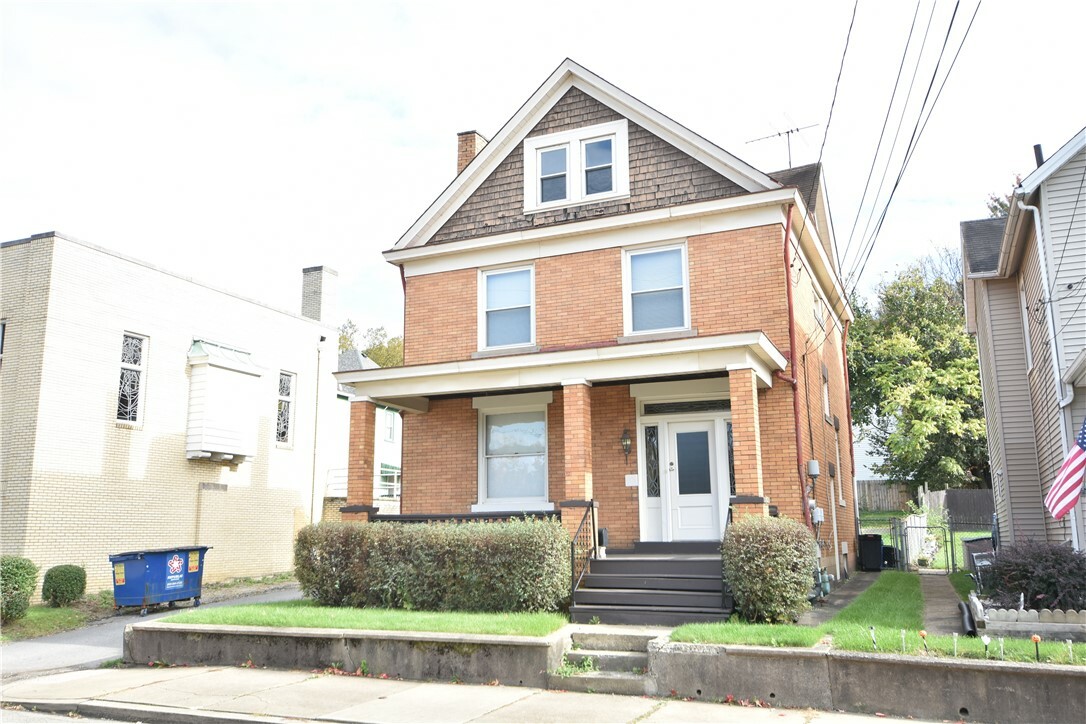 Property Photo:  408 Lydia St  PA 15106 