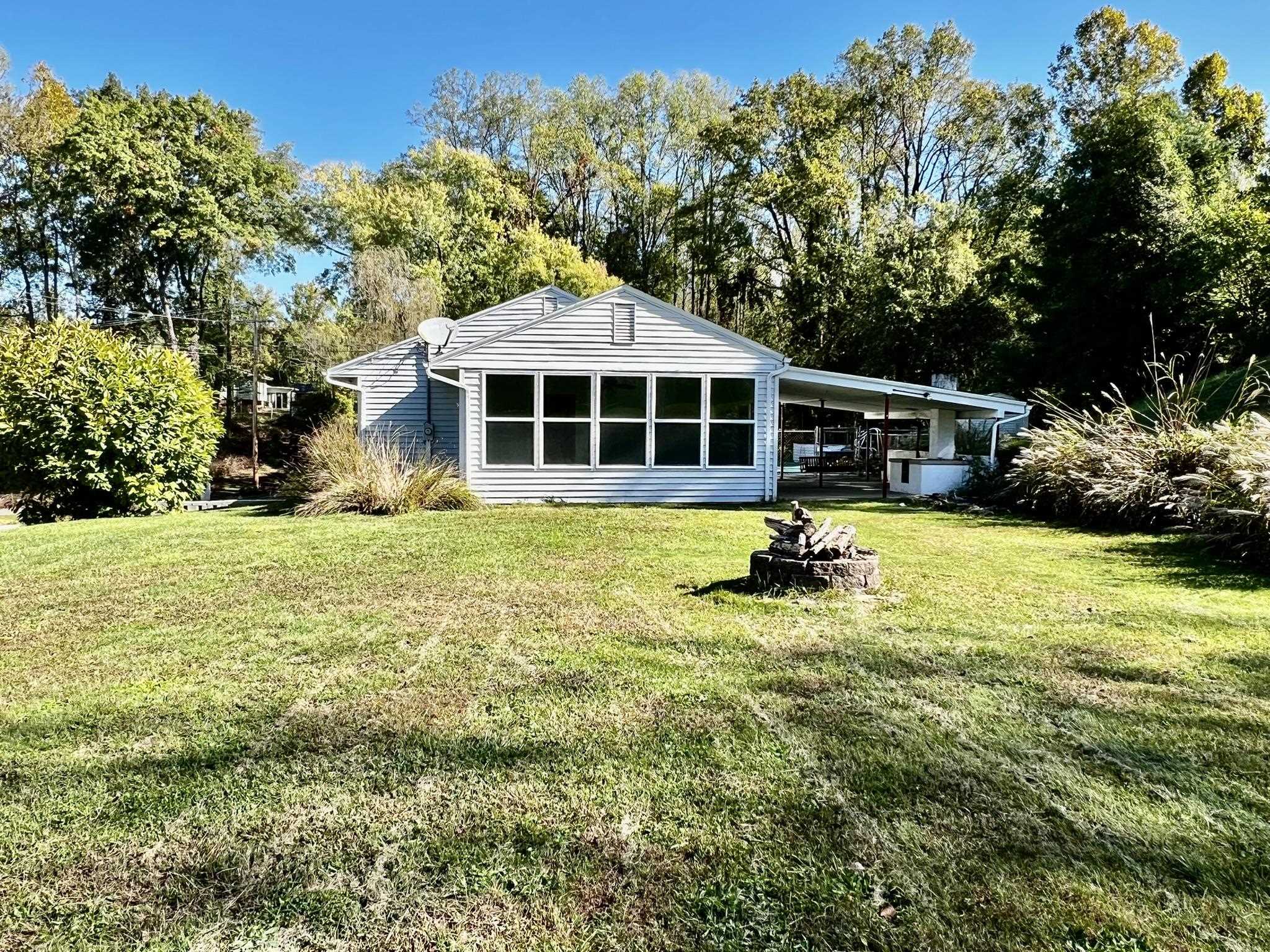 Property Photo:  2012 W Holt Ct  KY 41101 