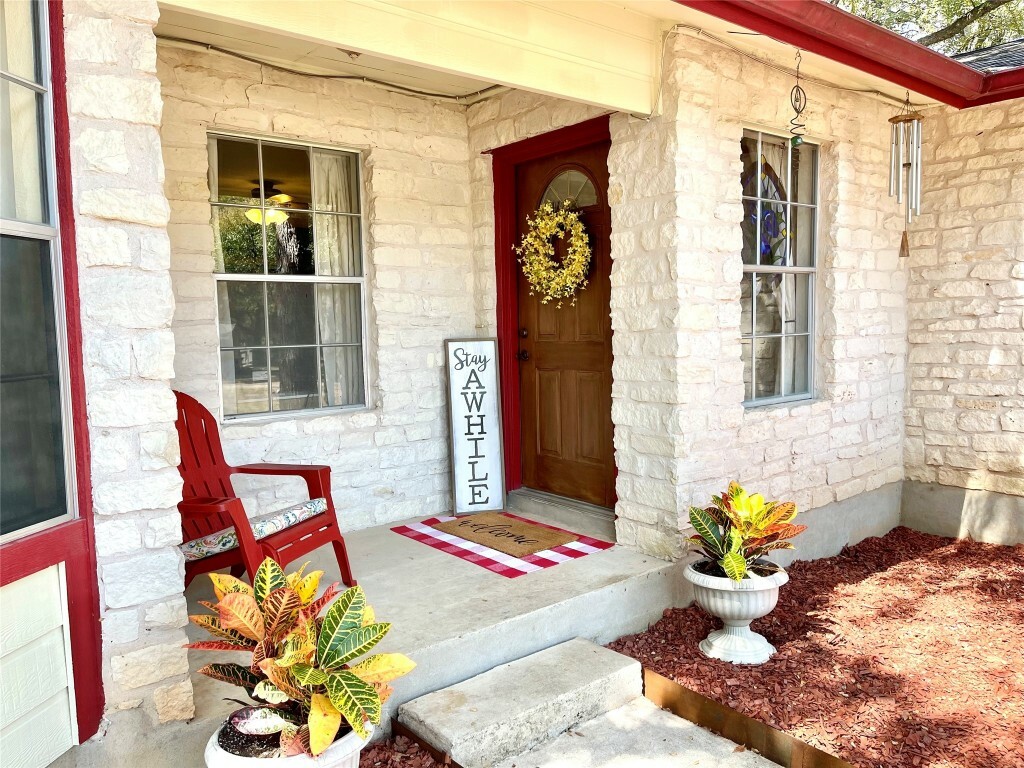 Property Photo:  12708 Quail Cove  TX 78610 