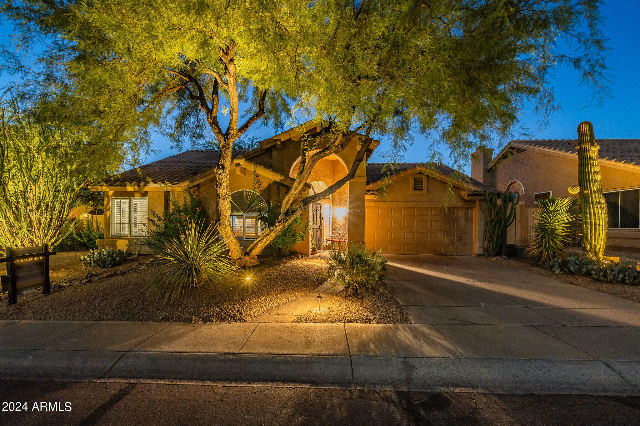 Property Photo: 18958 N 91st Way AZ 85255