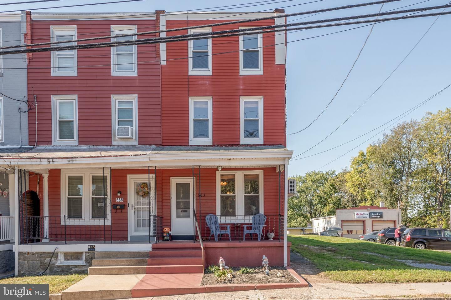 Property Photo:  663 Union Street  PA 17603 