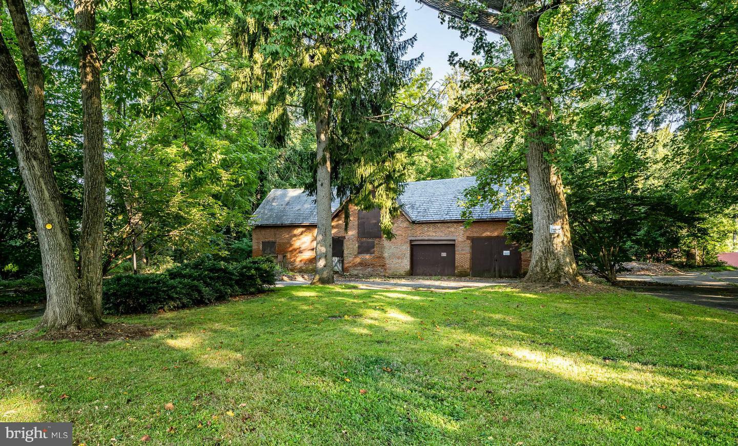 Property Photo:  110 Gatehouse Drive  PA 19348 