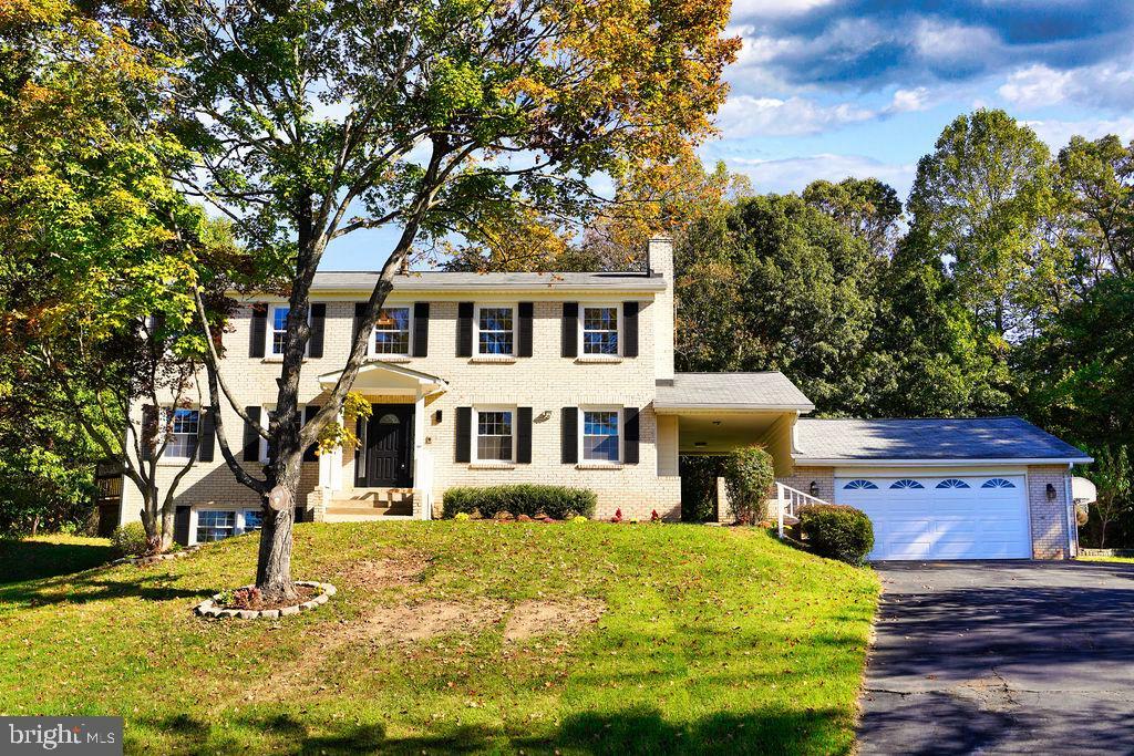 Property Photo:  8990 Forestview Drive  VA 20112 