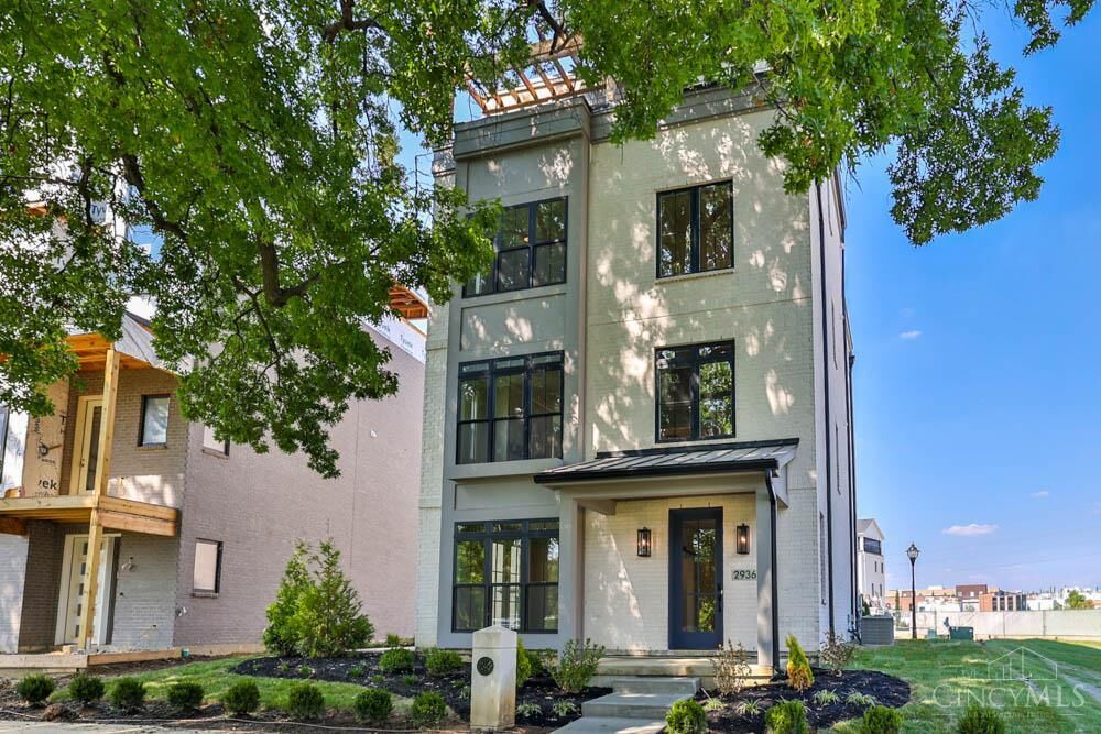 Property Photo: 2936 Robertson Avenue OH 45209