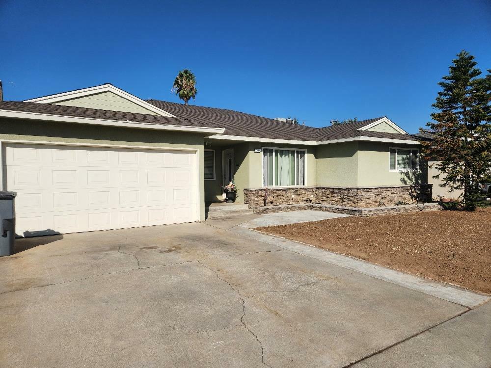 Property Photo:  4647 N 2nd Street  CA 93726 