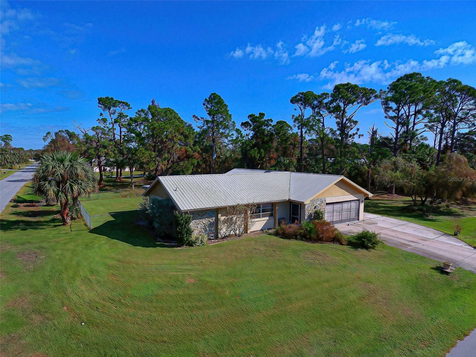 Property Photo:  617 Lomond Drive  FL 33953 