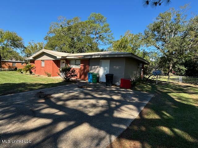 Property Photo:  2003 Lewis Avenue  MS 39567 