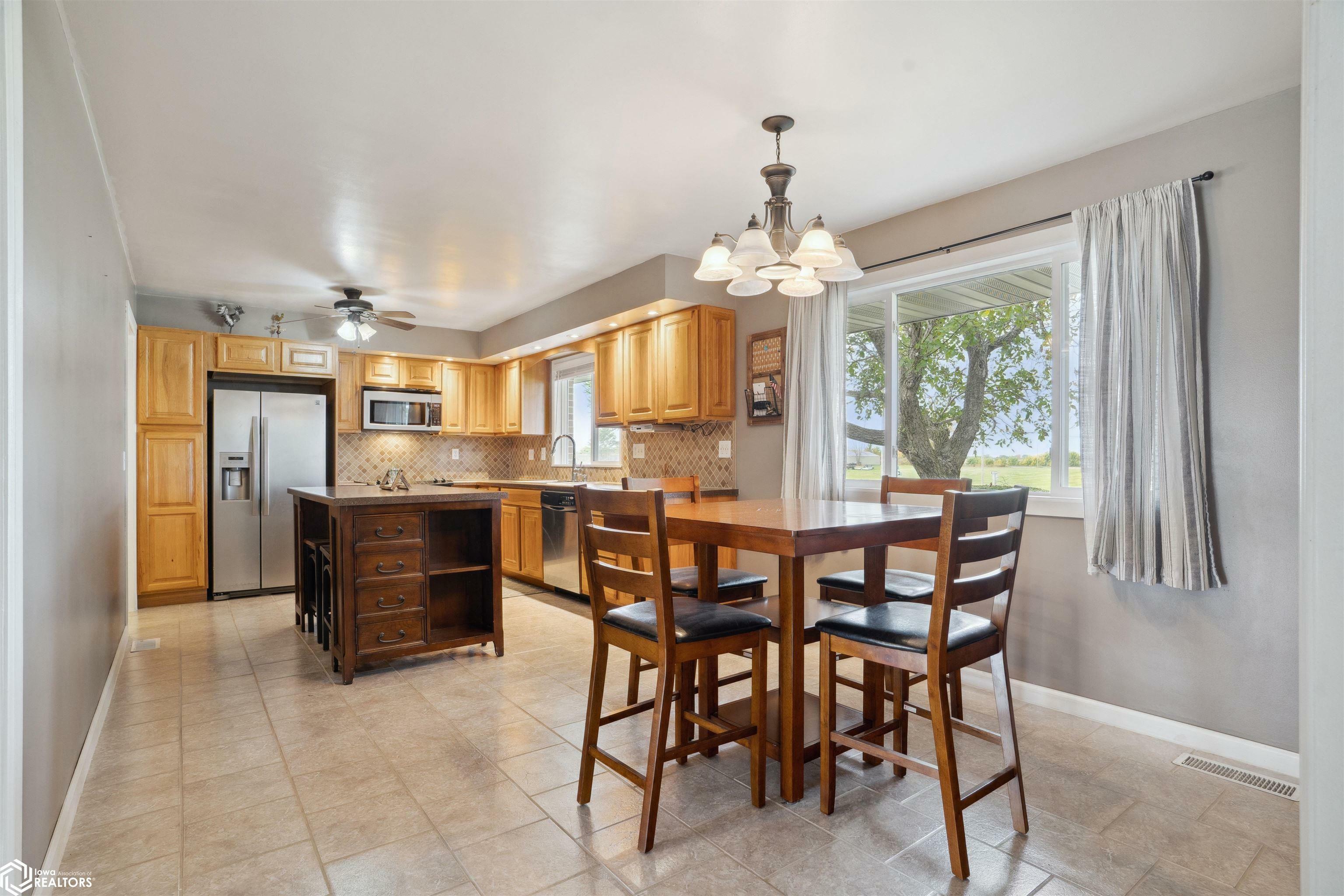 Property Photo:  3519 W Mount Pleasant Street  IA 52655 