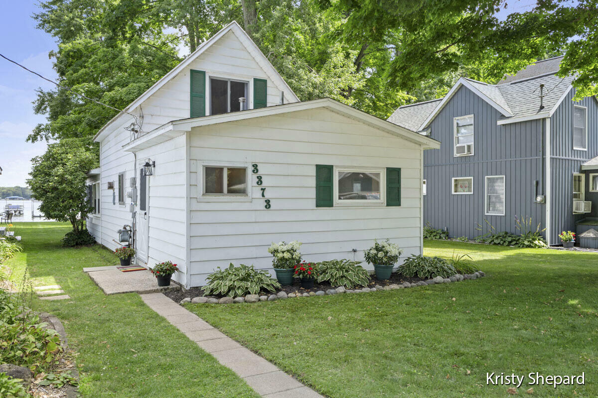 3373 Sandy Beach Street  Wayland MI 49348 photo