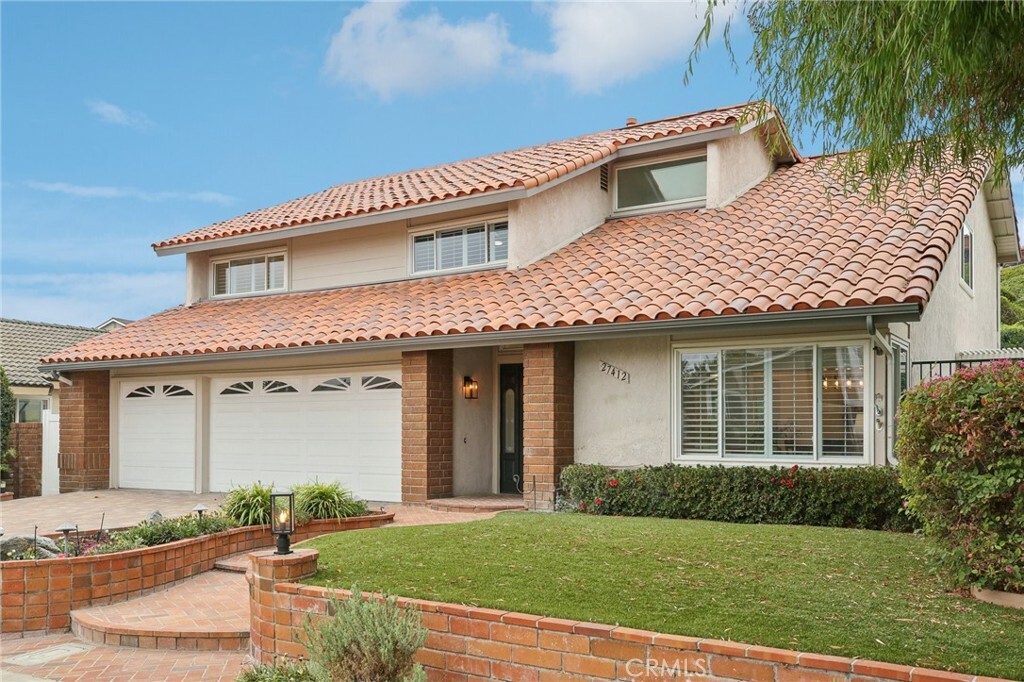 Property Photo:  27412 Valderas  CA 92691 