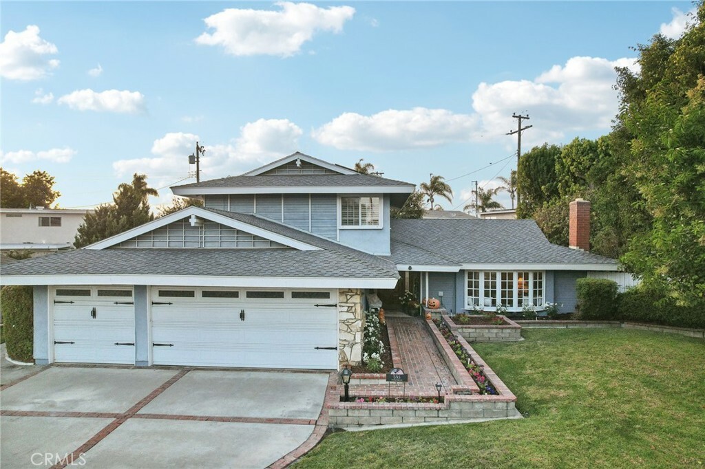 393 Etna Cir  Brea CA 92823 photo