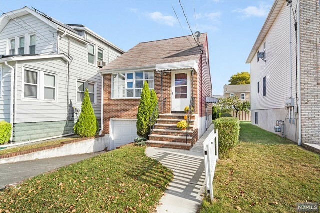 Property Photo:  30 Arlington Boulevard  NJ 07031 