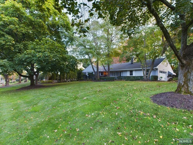 Property Photo:  480 Carlton Road  NJ 07481 