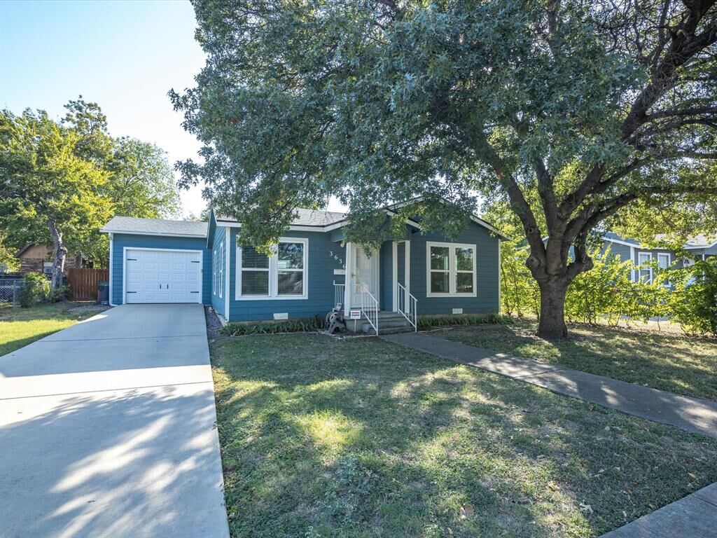 Property Photo: 3636 Earle Drive TX 76117