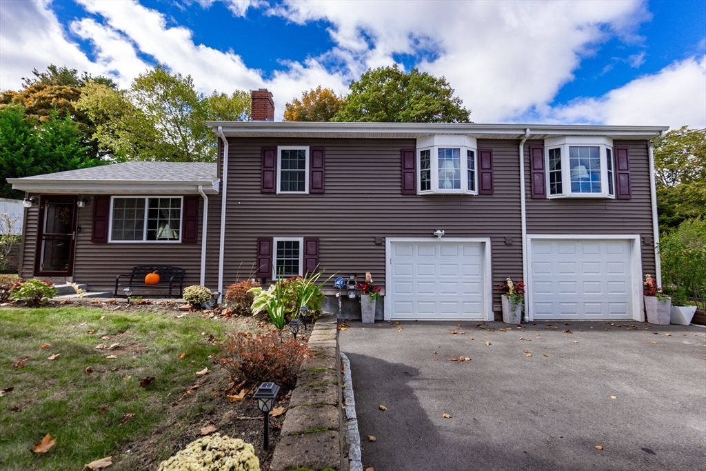 Property Photo:  25 Mount Pleasant Drive  MA 01960 