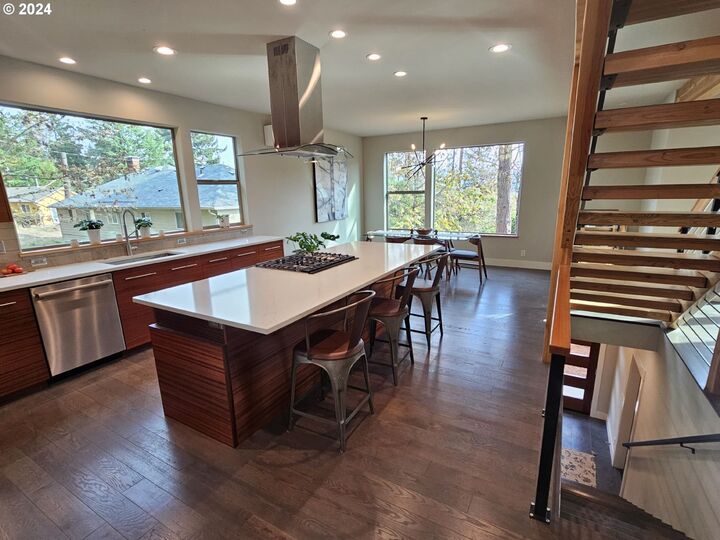 4 bed Eugene home for sale 3232 Portland St, Eugene, OR 97405