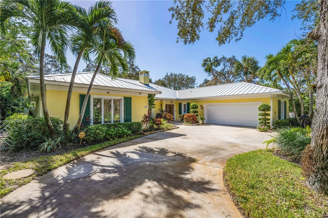 Property Photo:  720 Painted Bunting Lane  FL 32963 