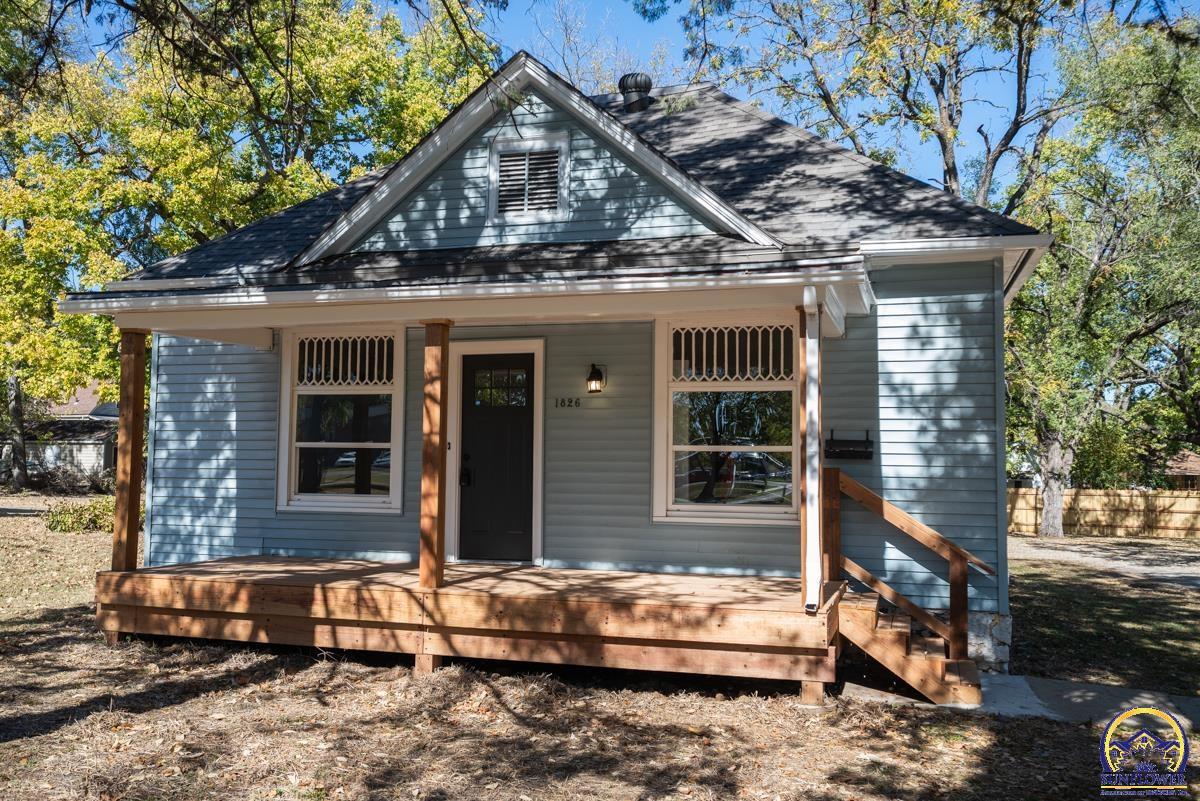 Property Photo: 1826 SW Willow Ave KS 66606