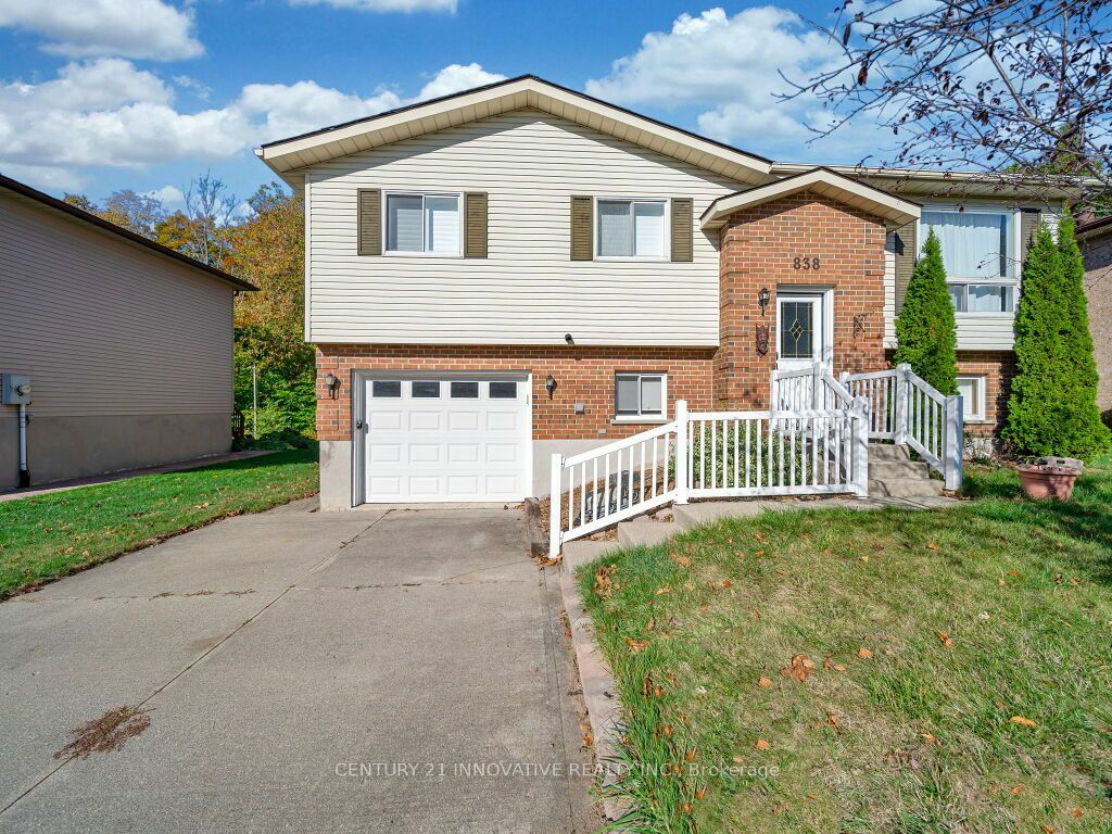 Property Photo:  838 Mackendrick Dr  ON N2Z 1L7 