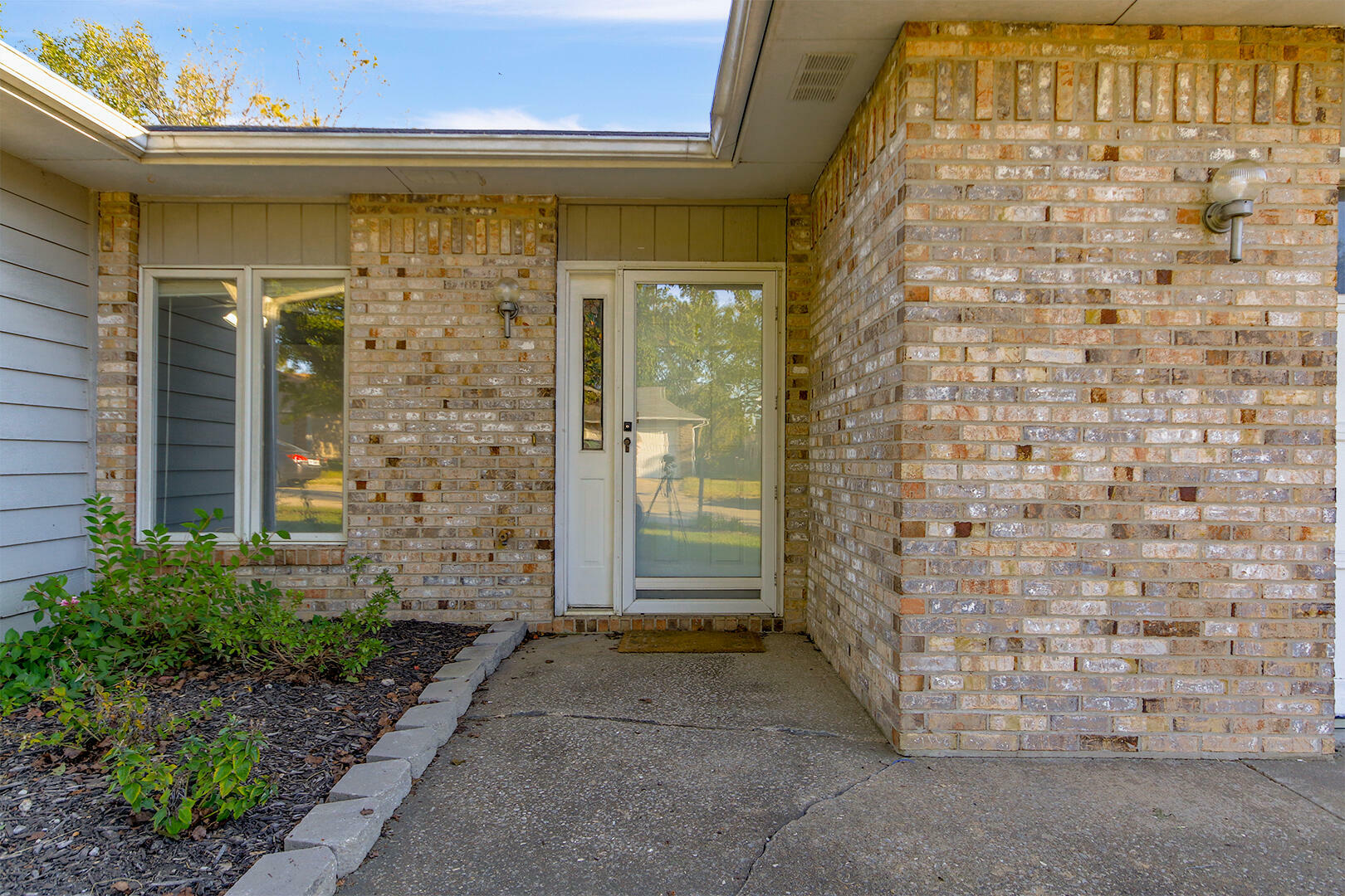 Property Photo:  1400 N Azalea Dr  MO 65201 