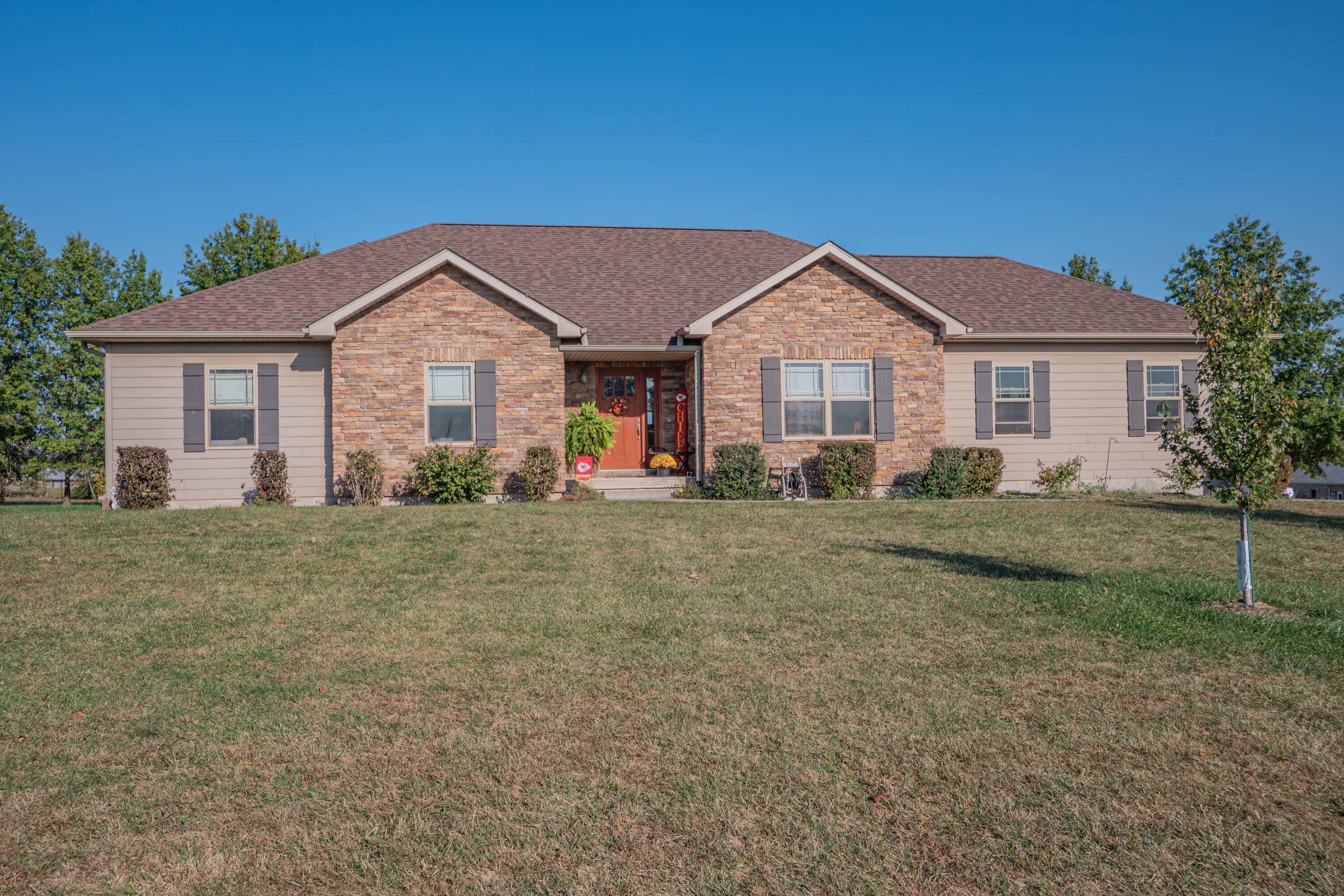 Property Photo:  693 Lida St  MO 65259 