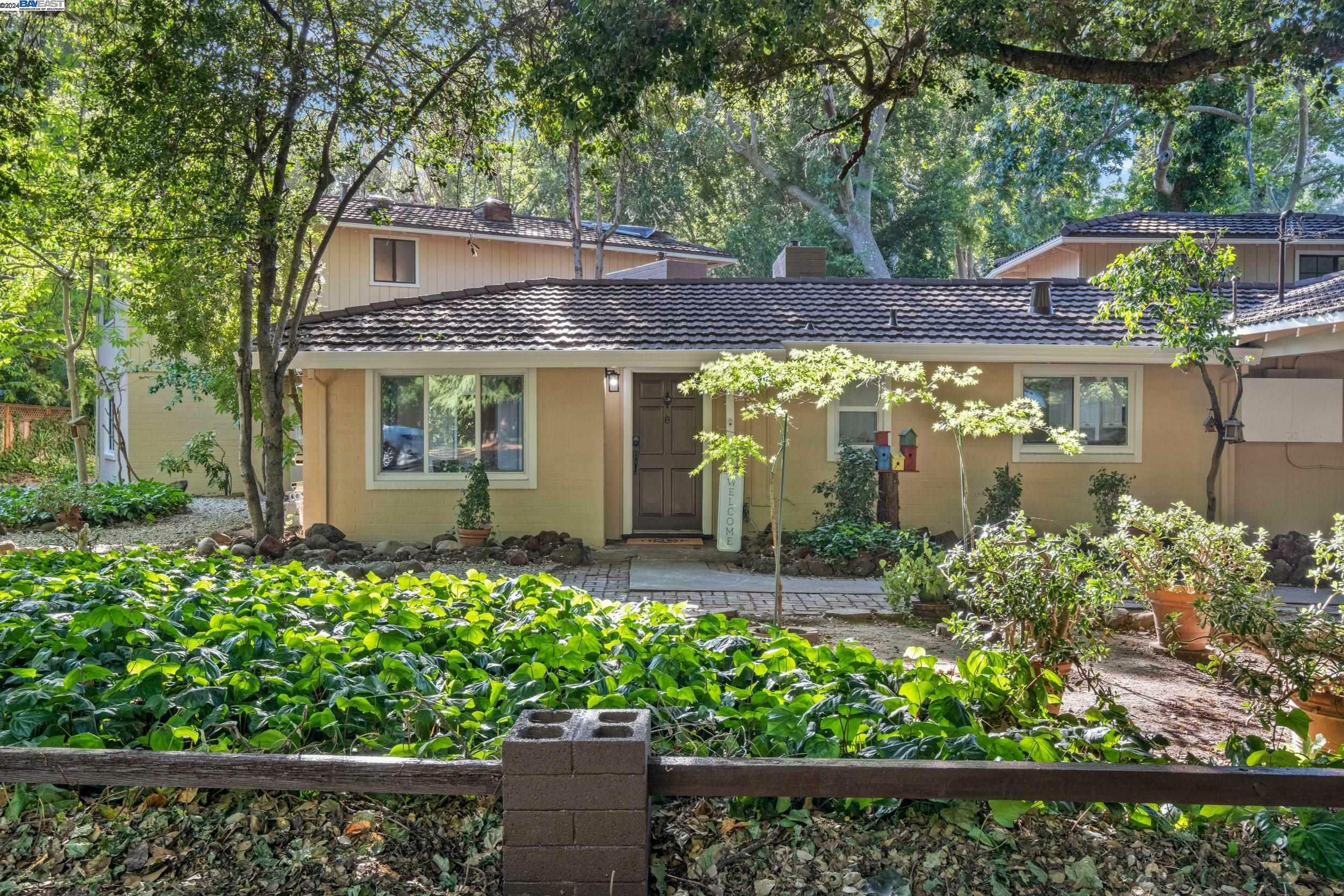 Property Photo:  6 Wanda Way  CA 94553 