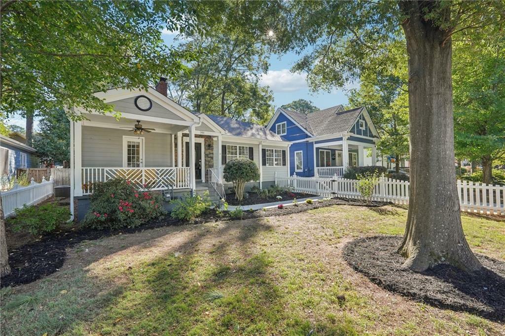 Property Photo:  910 E Lake Drive  GA 30030 