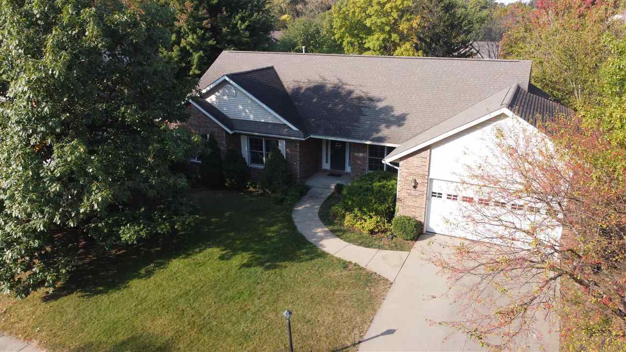 Property Photo:  1712 Red Oak Dr  IA 52241 