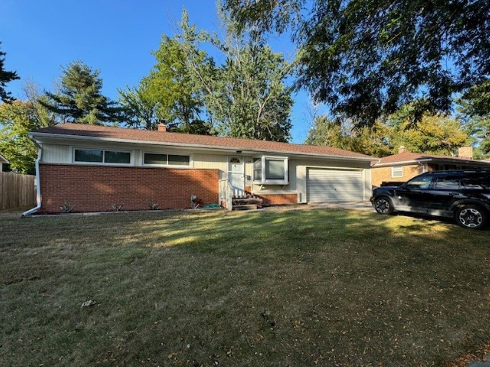 Property Photo:  2103 Laurel  MI 48642 
