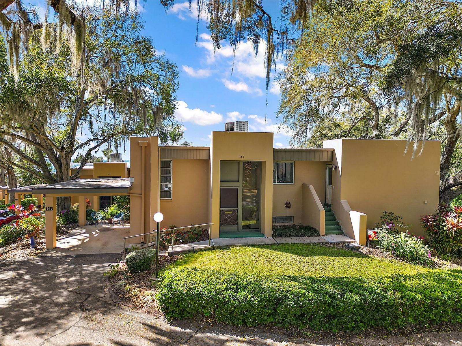 Property Photo: 601 W Old US Highway 441 12B FL 32757