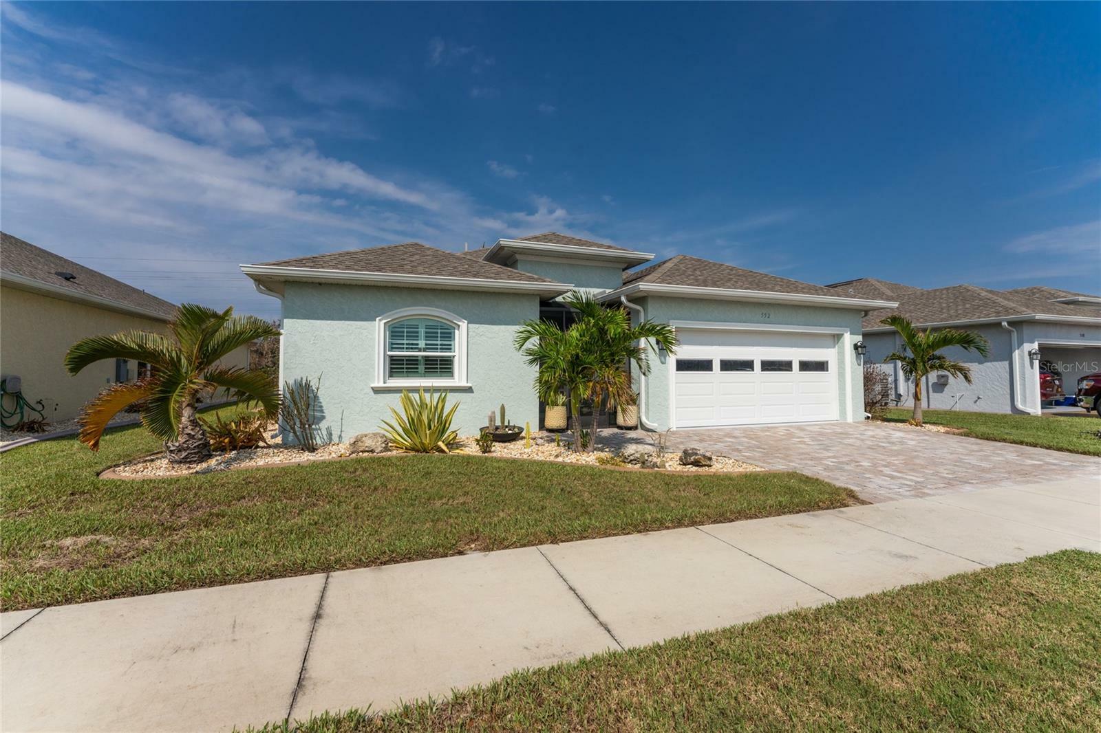 Property Photo:  552 Box Elder Court  FL 34223 