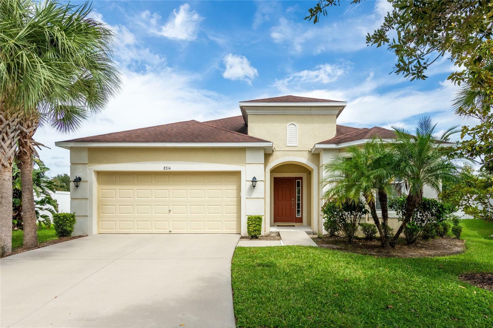 Property Photo:  8314 Round Leaf Lane  FL 33578 