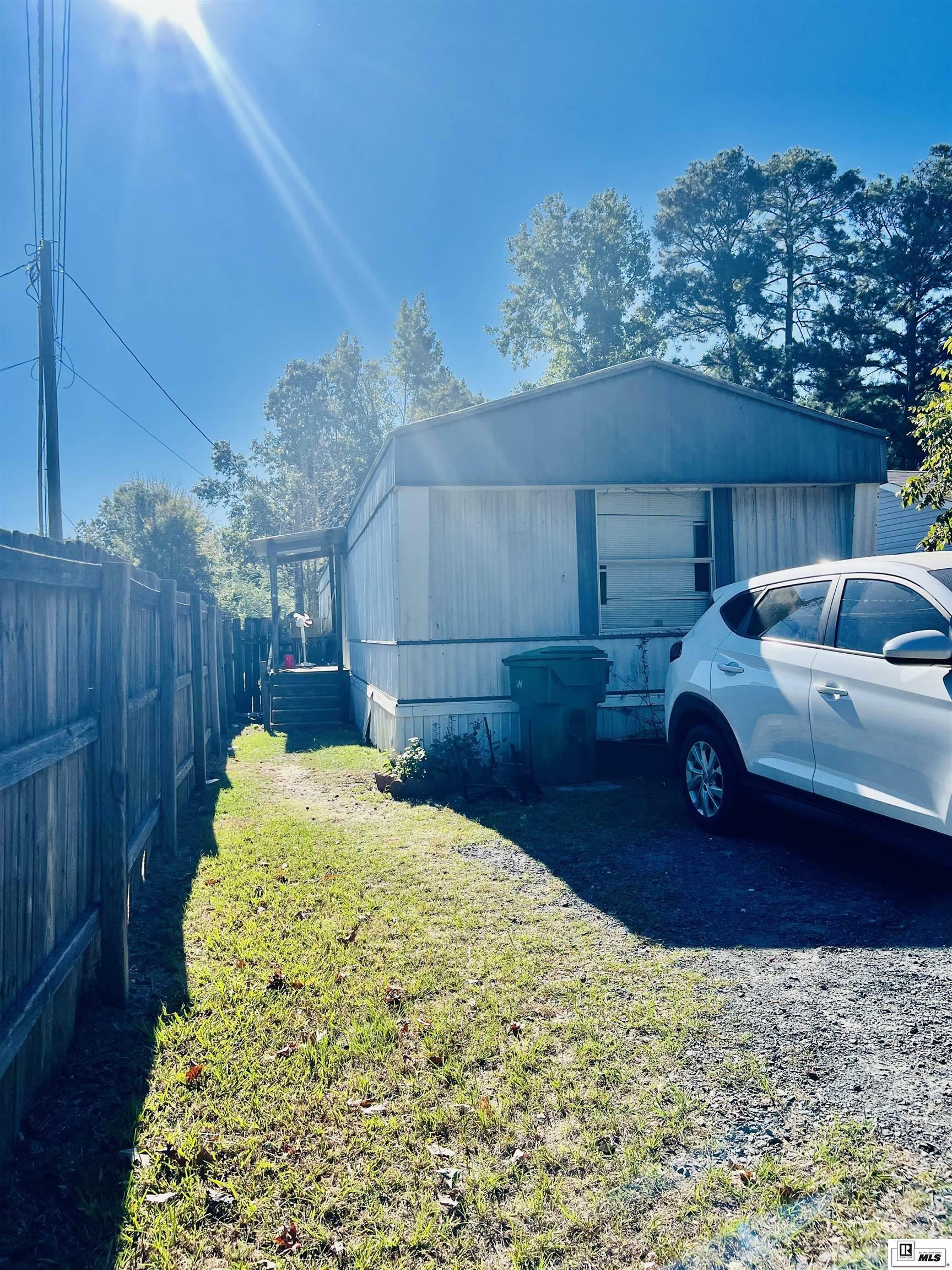 Property Photo:  221 Hart Road  LA 71291 