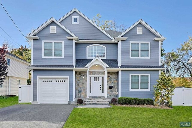 16 Avenue A  Mahwah NJ 07430 photo