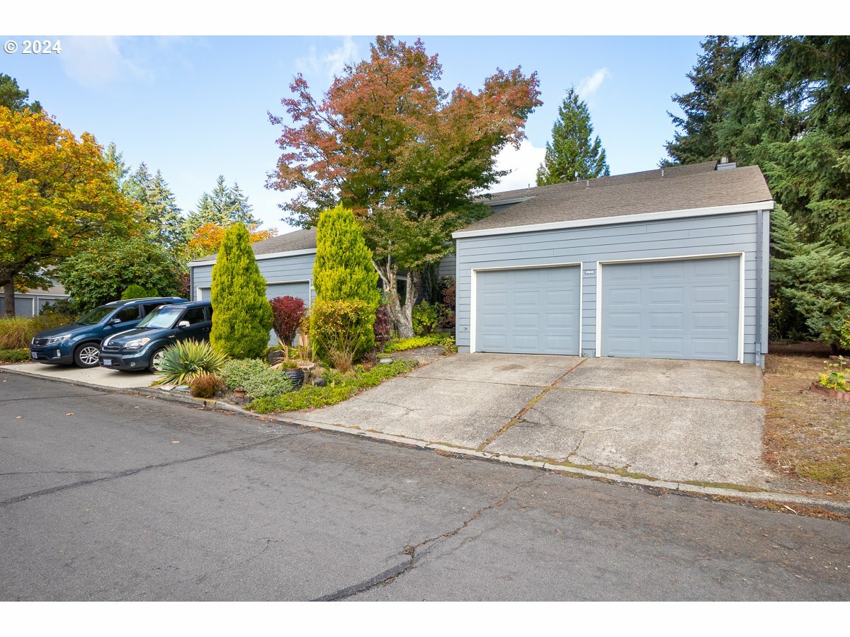 10545 SW Del Monte Dr  Portland OR 97224 photo