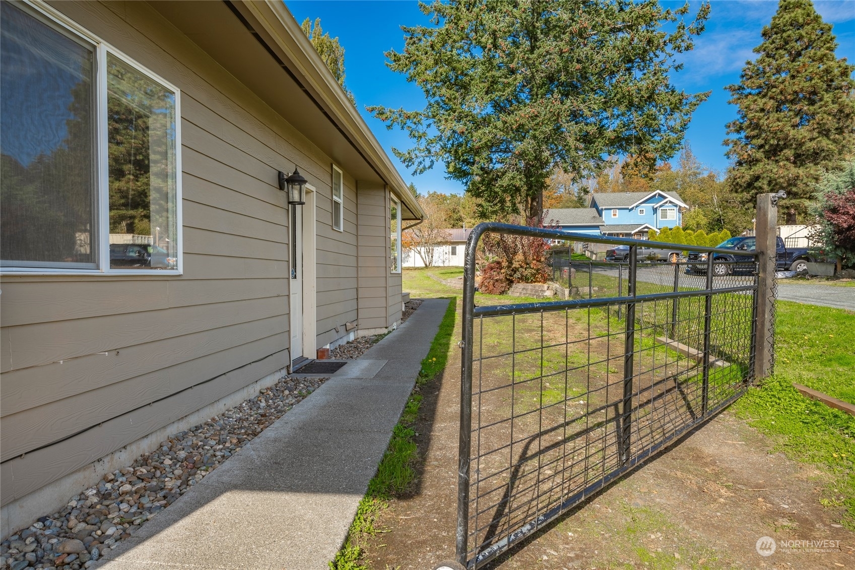 Property Photo:  3006 Birchwood Avenue  WA 98225 