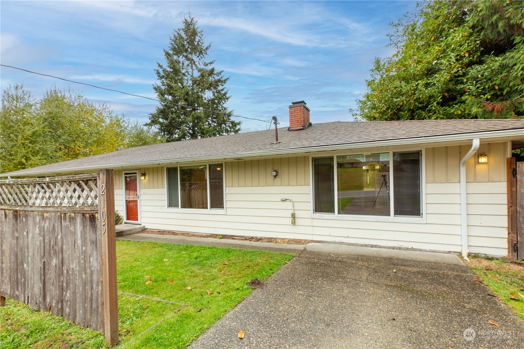 Property Photo:  2105 Bedal Lane  WA 98208 