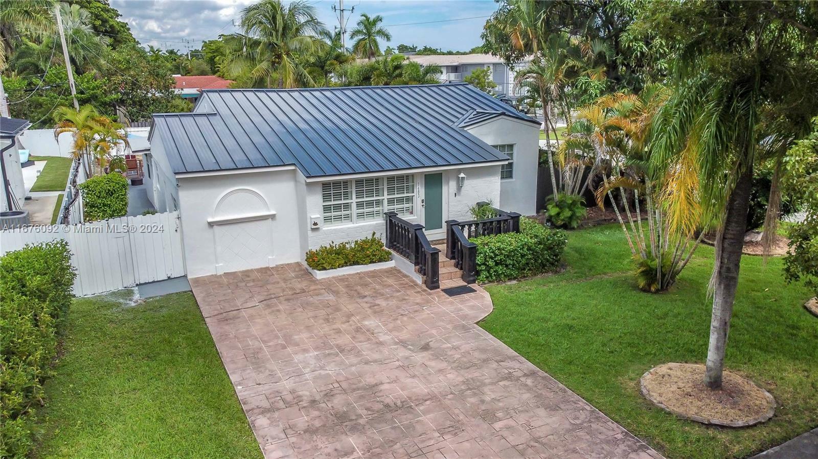 Property Photo:  1403 Fletcher St  FL 33020 