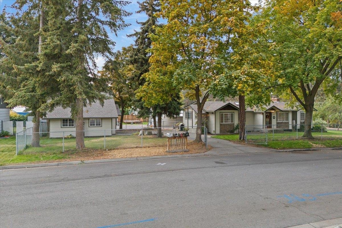 Property Photo:  10004 E 10th Ave  WA 99206 