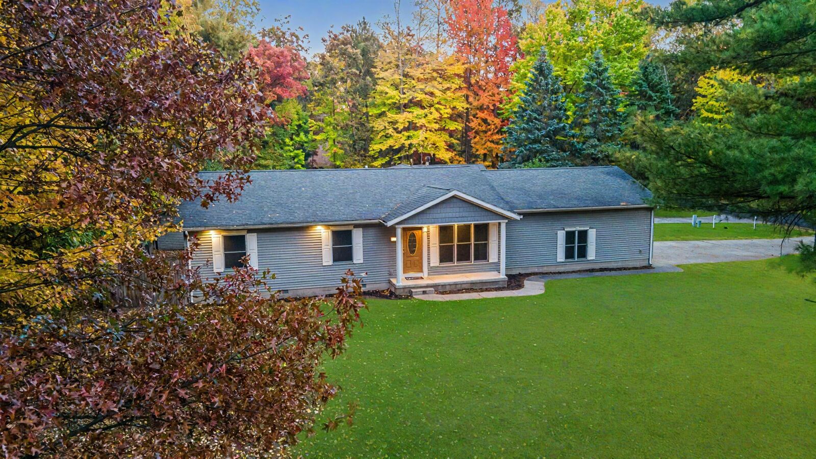 Property Photo:  917 Goldenrod Drive  MI 48629 