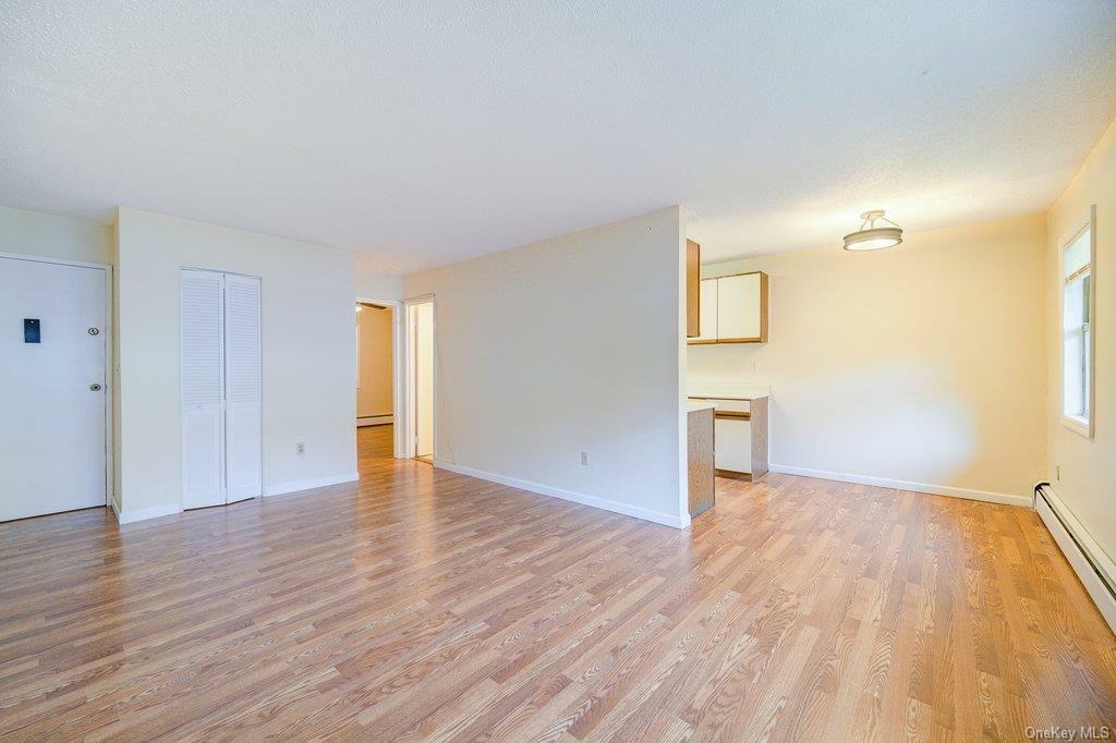 Property Photo:  1103 Barclay Manor 11C  NY 12550 