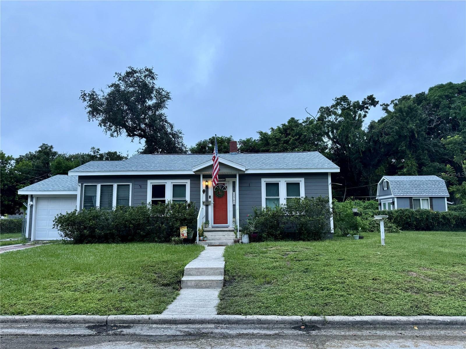 Property Photo:  2705 8th Avenue W  FL 34205 